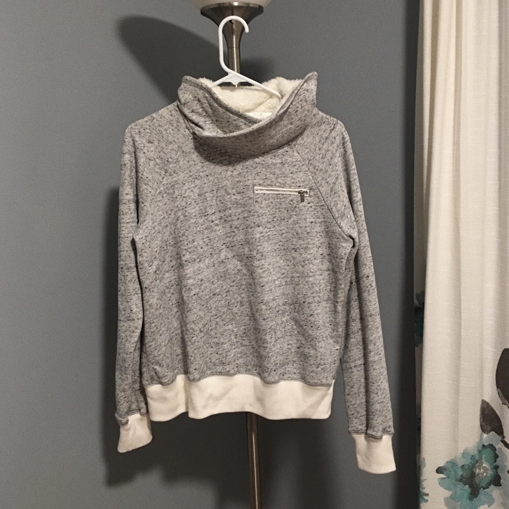 ✰ Abercrombie & Fitch gray longsleeve